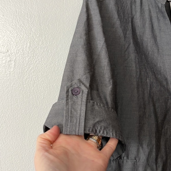 ANNI KUAN Gray Chambray 3/4 Sleeve V-Neck Button Down Top - Picture 4 of 5